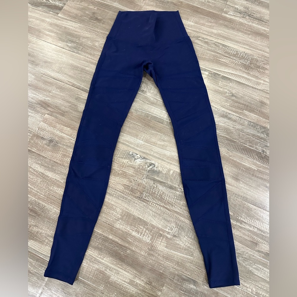 Lululemon leggings size 4